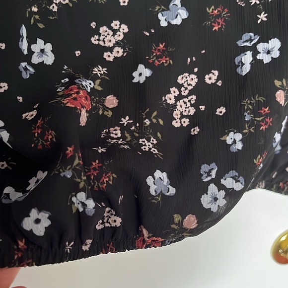 DEX | Ruffle Black Floral Blouse Sz M - Picture 5 of 8